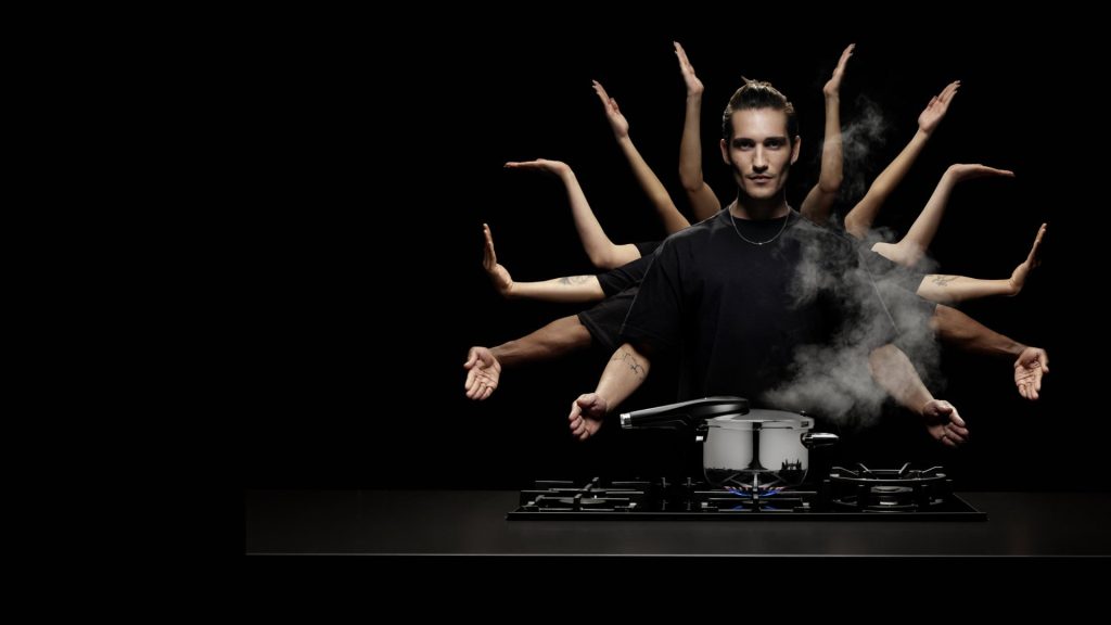 طراحی بنر ایسنس کالا